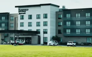 Fairfield Inn Vs Holiday Inn Express Loaction