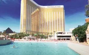 Mandalay Bay vs Luxor Location