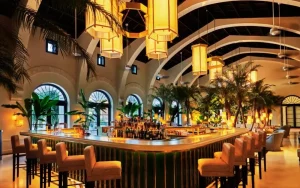 Mandarin Oriental Resorts and Four Seasons’s dining