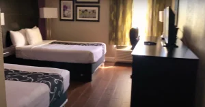 la quinta hotel bed room