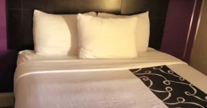 la quinta hotel bed room