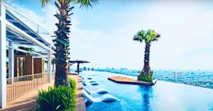 Roof top pool