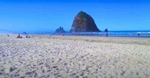 Cannon Beach Hardware & Public House